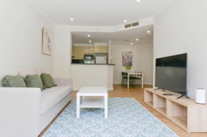 Great Location! Darling Harbour Superb 2BR Apt